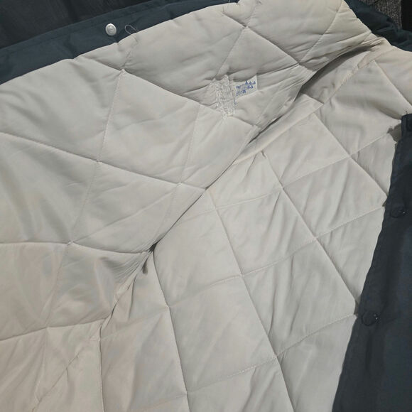 *Rare* Six Flags Theme Park Puffer Jacket - Picture 4 of 5